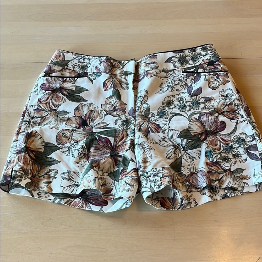 Floral Women's Shorts White House Black Market 5” Size 2